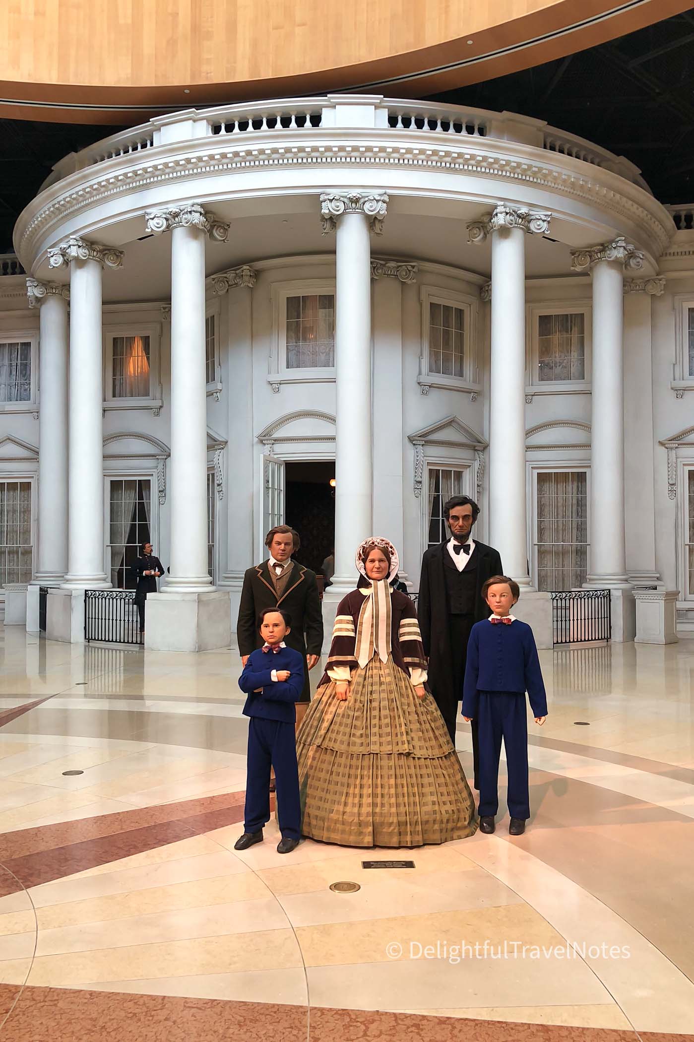 scene of Lincoln's family in front of the White House in Abraham Lincoln Presidential Library & Museum in Springfield Illinois.