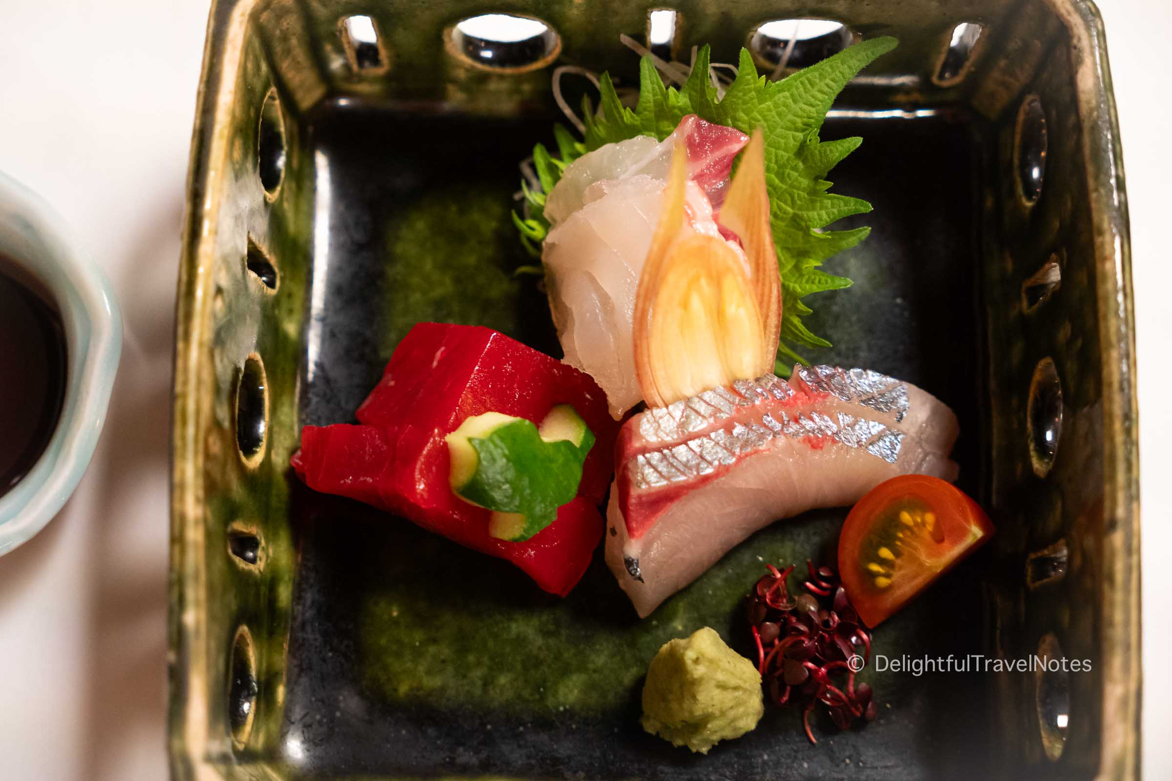 a sashimi plate served in kaiseki dinner at Hanasaki Manjiro restaurant in Kyoto.