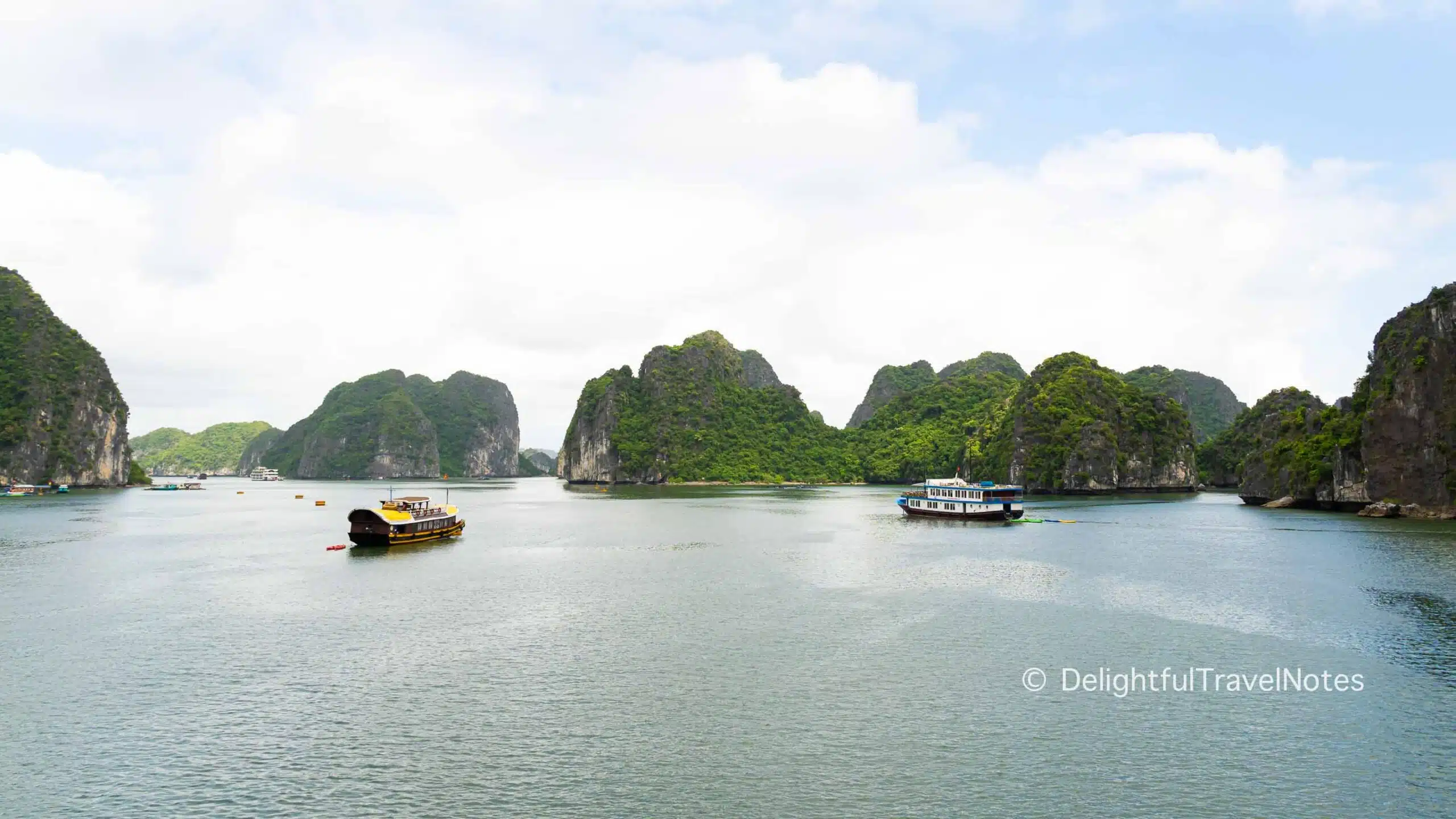 Panoramic views of Lan Ha Bay.