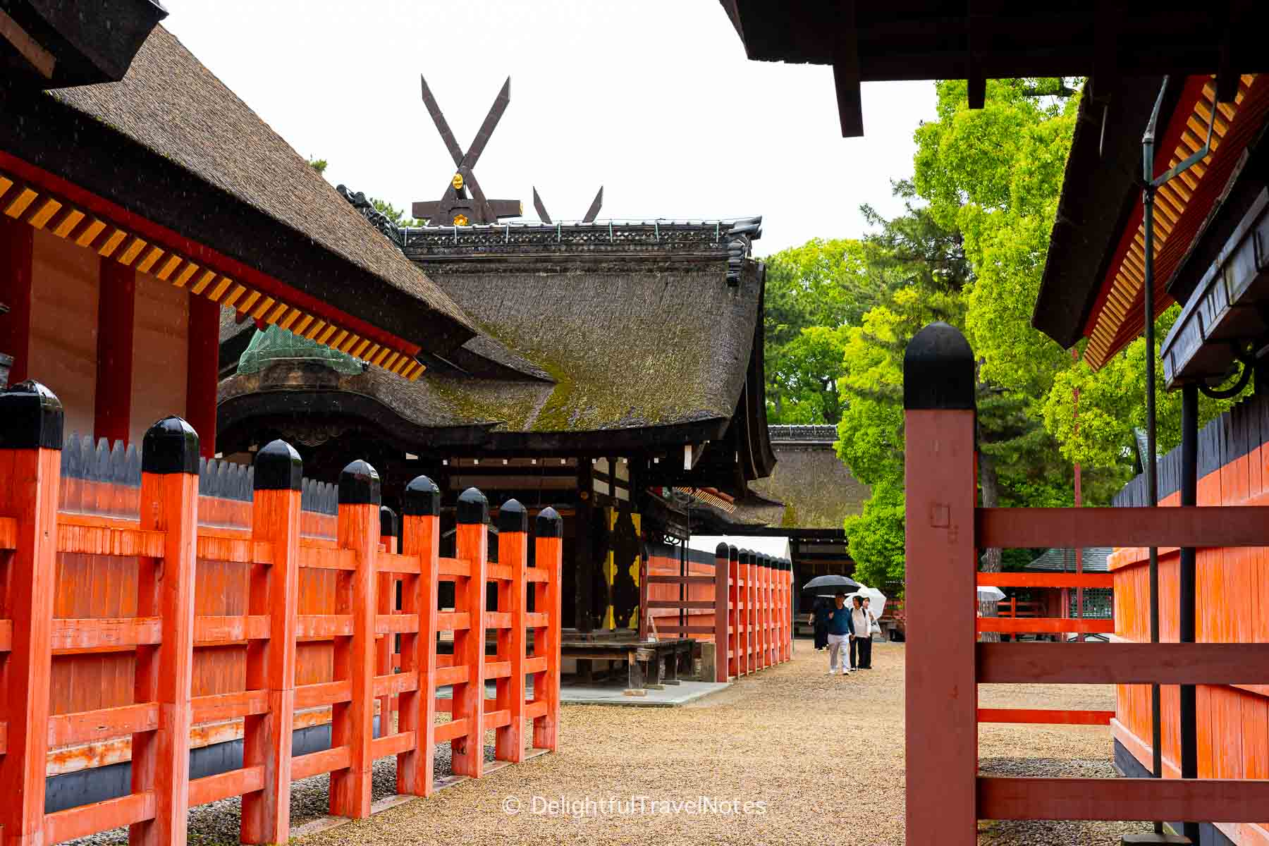 Side view of Sumiyoshi Taisha main halls #3 and #4.