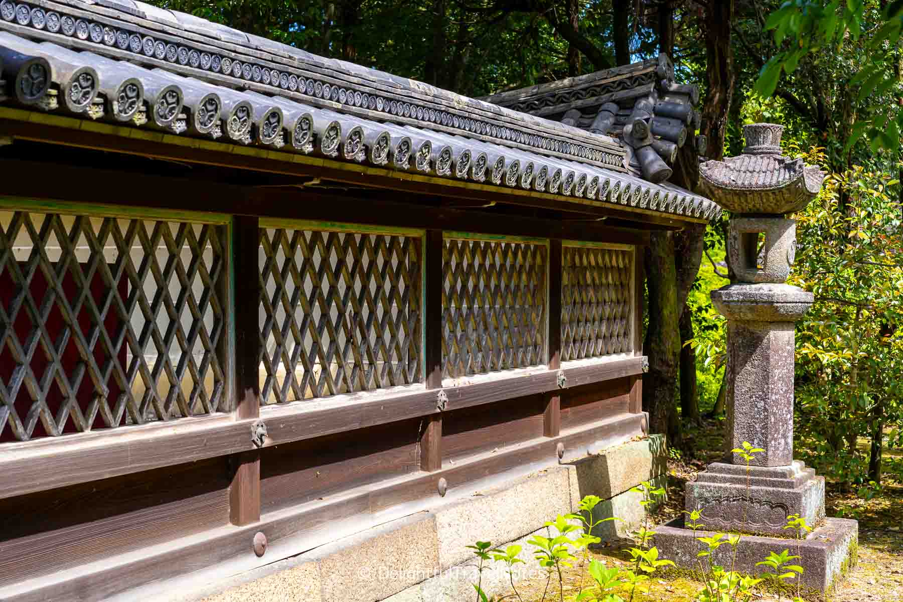 a wall surrounding Toshogu shrine within Konchi-in temple grounds.