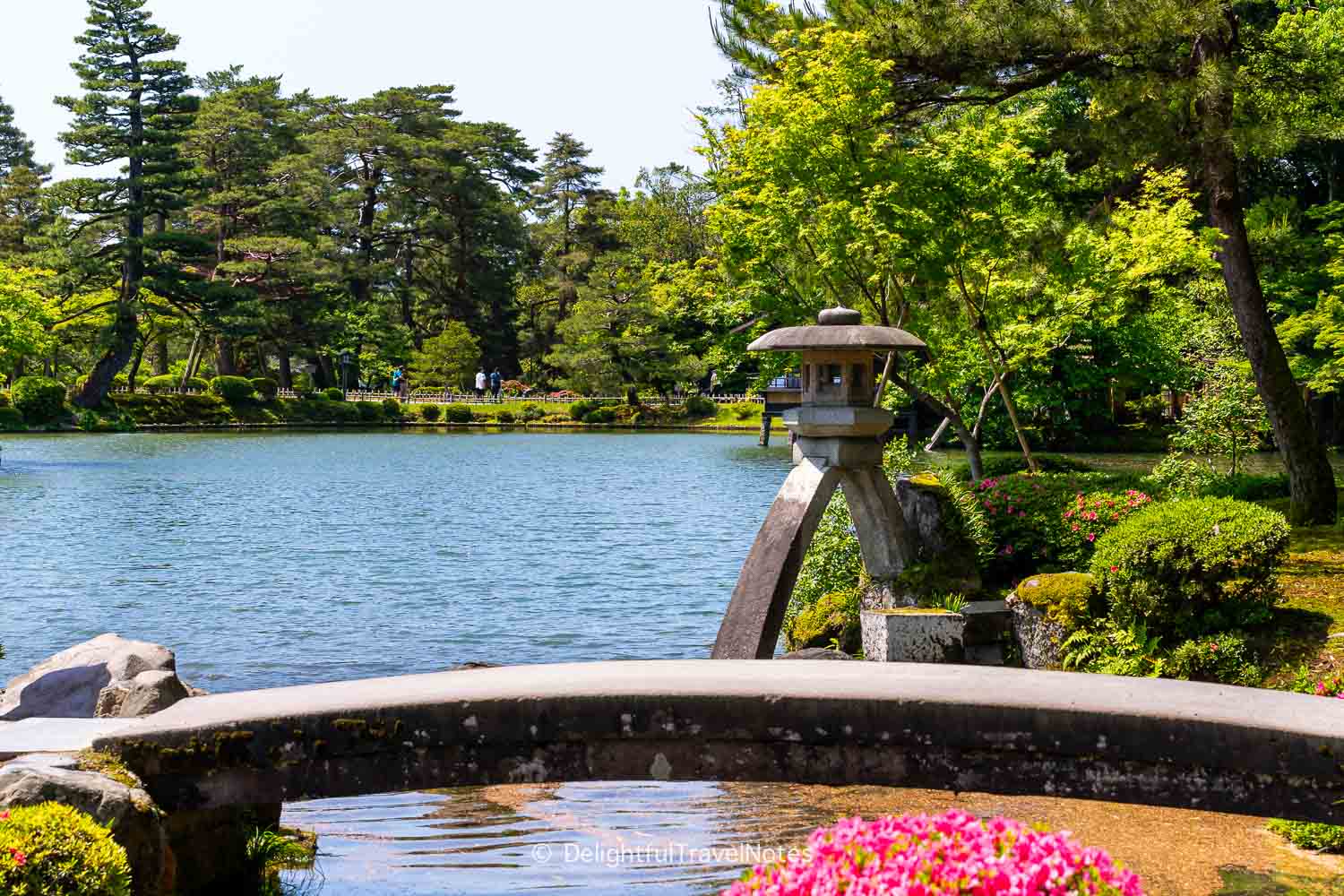 Kotojitoro stone lantern by the pond in Kenrokuen Garden, Kanazawa.