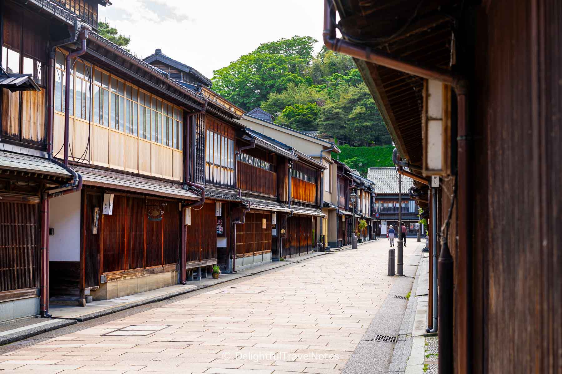 a quiet street in Higashi Chaya District in the morning (Kanazawa).