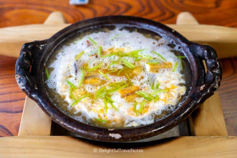 a pot of uzousui (eel porridge) at Warajiya restaurant in Kyoto.