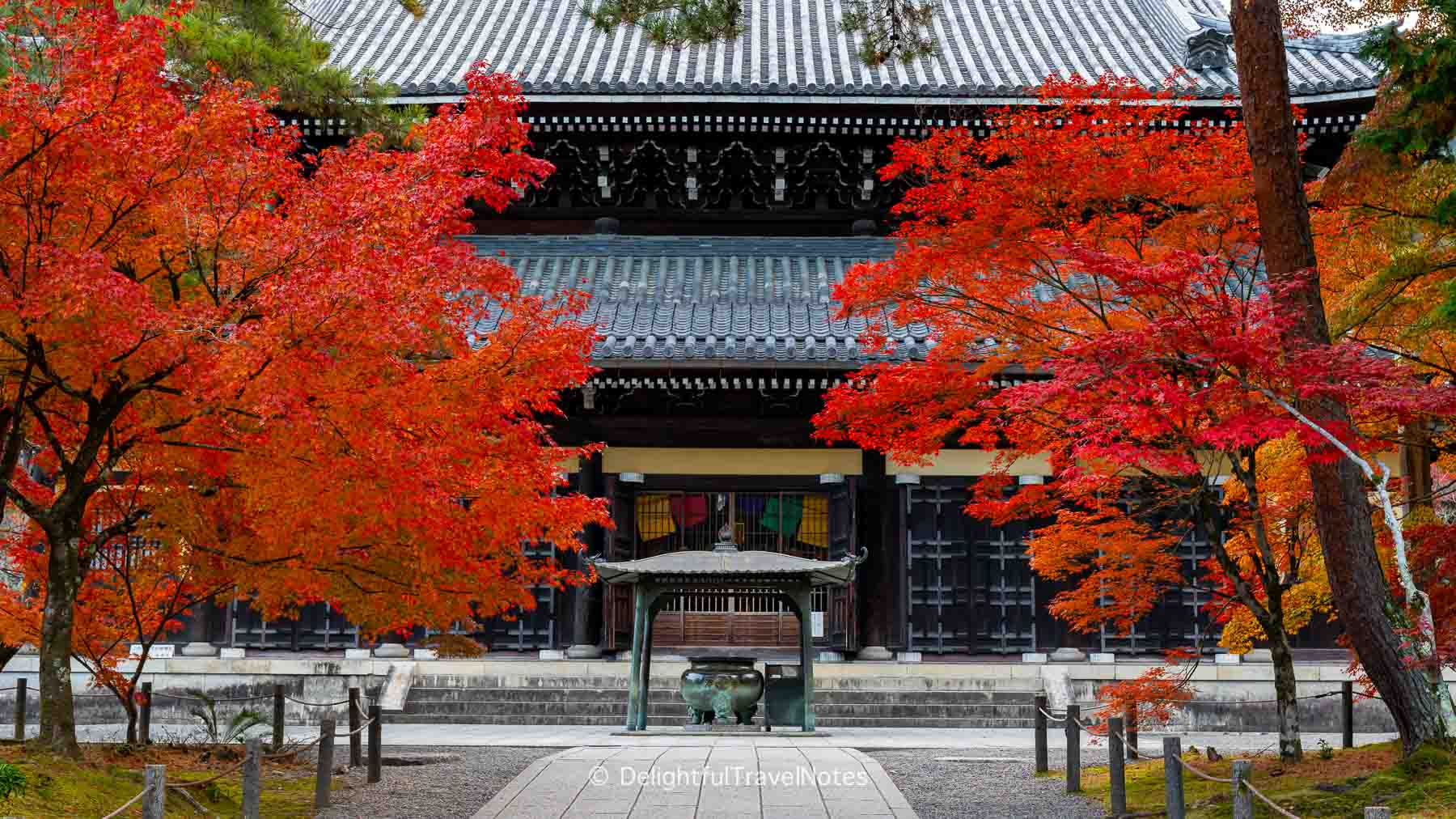 Red maples on the ground of Nanzen-ji in Higashiyama, Kyoto.