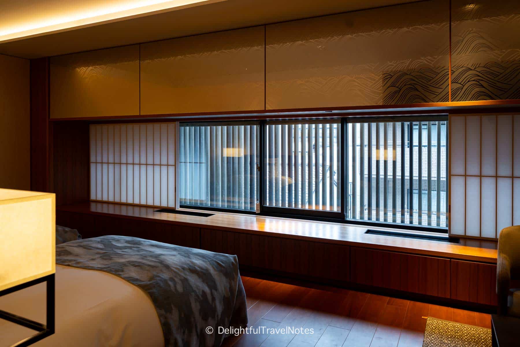 Outside views when opening shoji screens in the room.